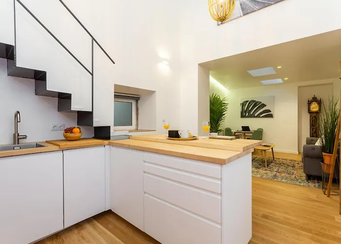 Bairro Alto Bronze Of Art Apartment Lisbon