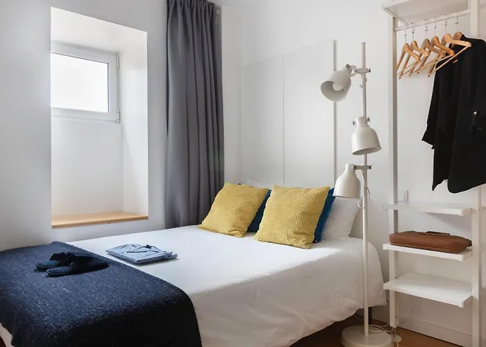 Apartment Bairro Alto Bronze Of Art *