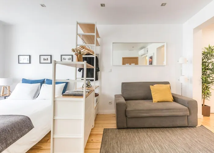 Apartment Bairro Alto Bronze Of Art *