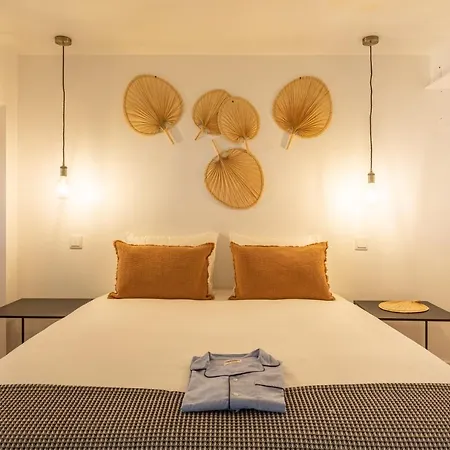 Apartamento Bairro Alto Bronze Of Art