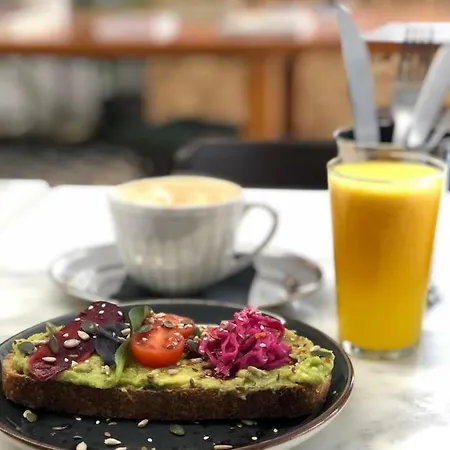 Bairro Alto Bronze Of Art דירה