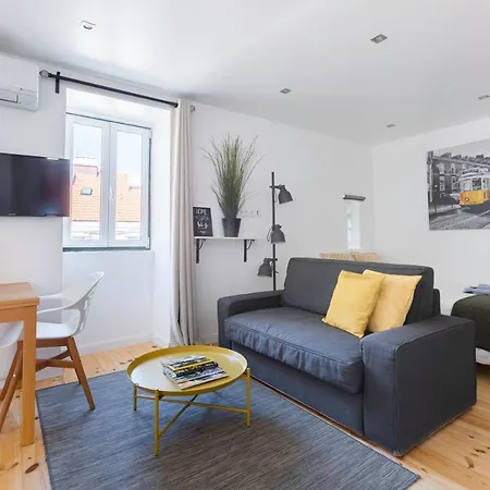 Bairro Alto Bronze Of Art