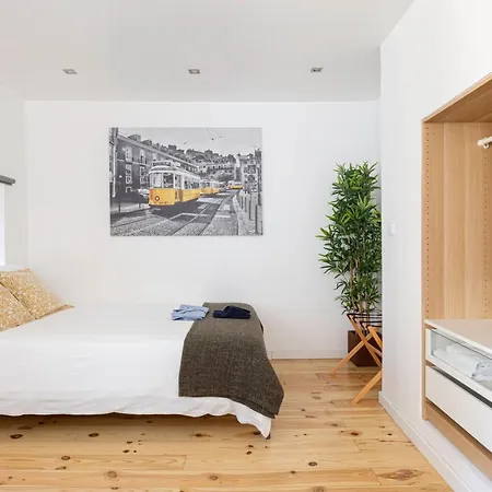 Bairro Alto Bronze Of Art Lisboa