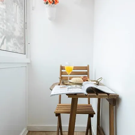 Bairro Alto Bronze Of Art * ליסבון