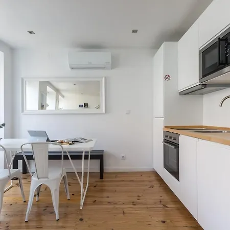 Bairro Alto Bronze Of Art