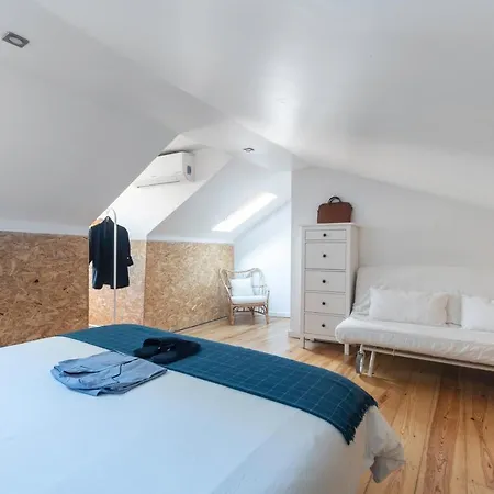 Apartamento Bairro Alto Bronze Of Art *