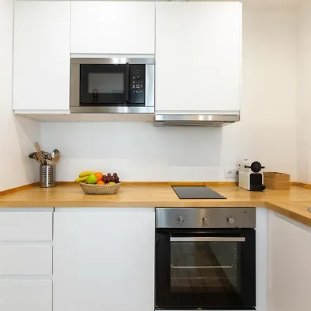 Apartamento Bairro Alto Bronze Of Art *