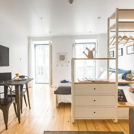 Bairro Alto Bronze Of Art דירה