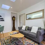 Bairro Alto Bronze Of Art Apartman