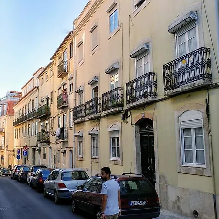 Apartment Bairro Alto Bronze Of Art Lissabon