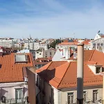 Bairro Alto Bronze Of Art Daire Lisboa