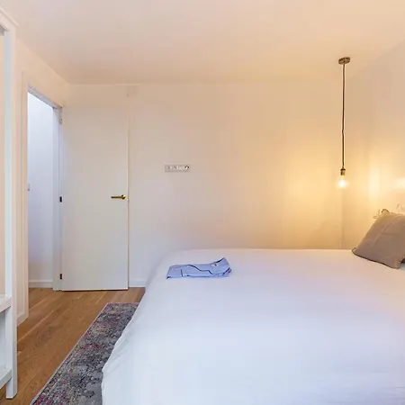 Bairro Alto Bronze Of Art *