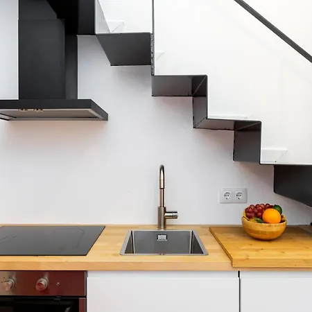 Bairro Alto Bronze Of Art