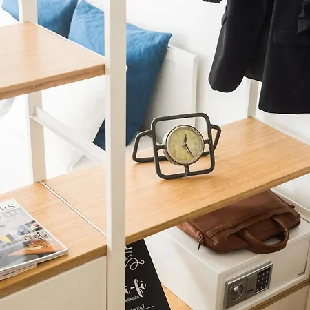 Bairro Alto Bronze Of Art Lissabon