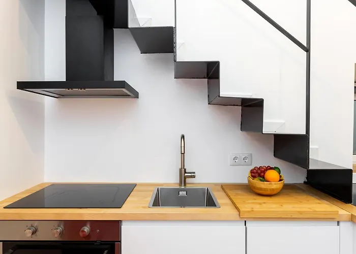 Bairro Alto Bronze Of Art