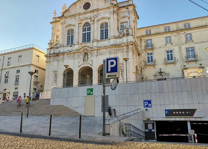 Bairro Alto Bronze Of Art شقة