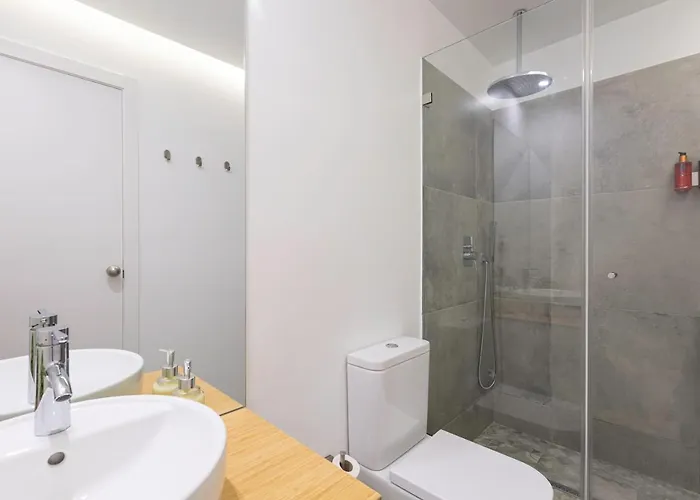 Bairro Alto Bronze Of Art