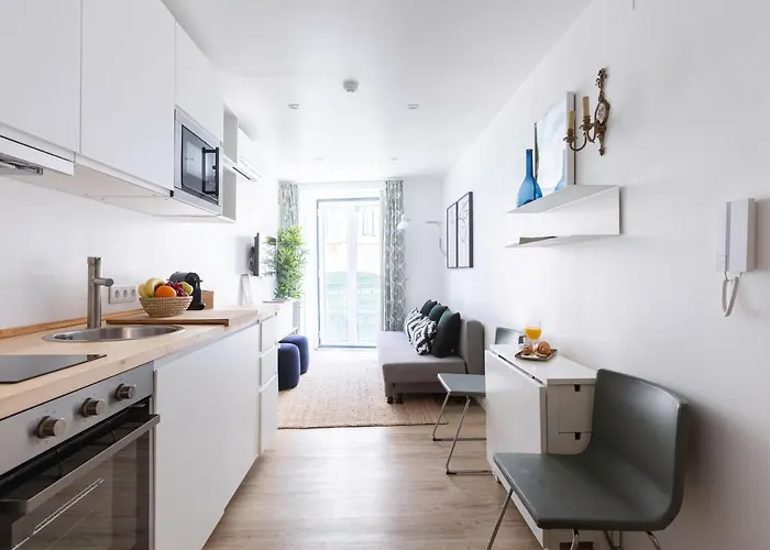 شقة Bairro Alto Bronze Of Art