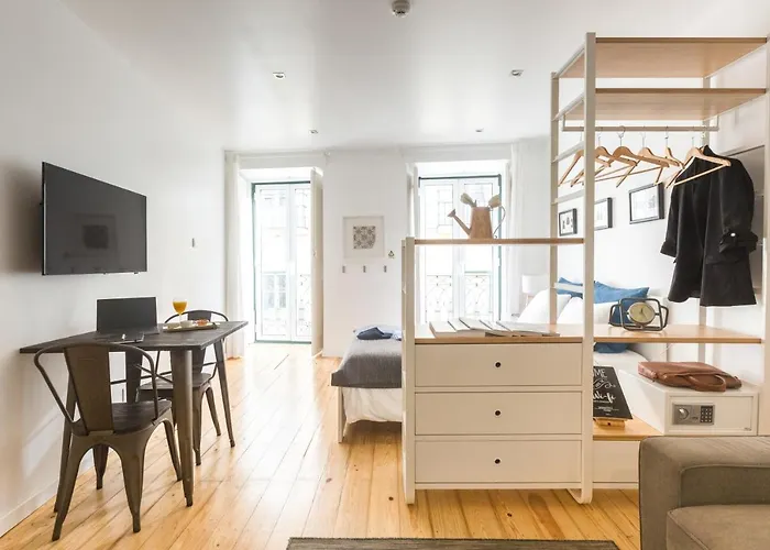 Bairro Alto Bronze Of Art شقة